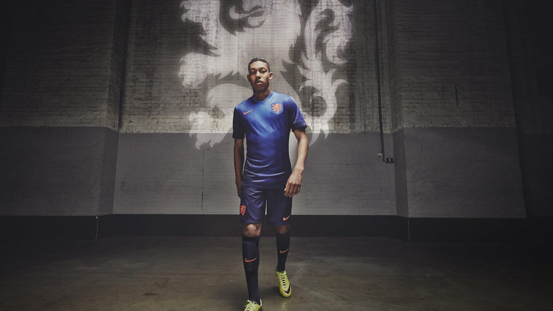 湖人活塞火爆冲突！詹姆斯打破对手面部被驱逐