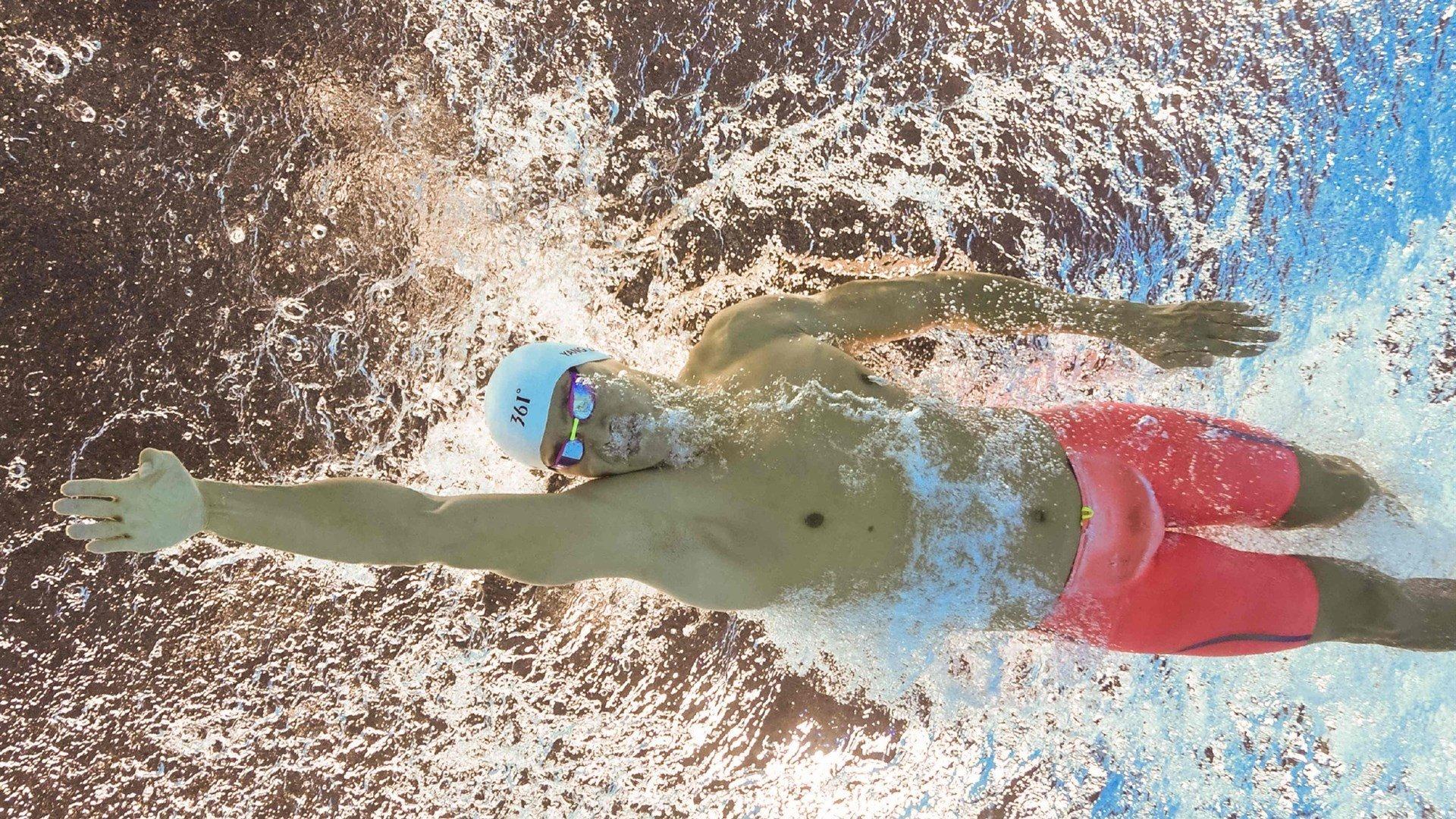 哈达威低迷开局后觉醒！暴力隔扣点燃主场，次节首分破冰引领逆转